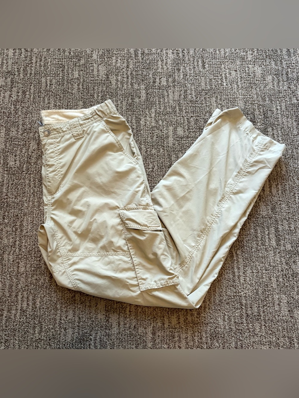 Columbia men’s OmniShade lightweight khaki cargo outdoor hiking pants size 34/32